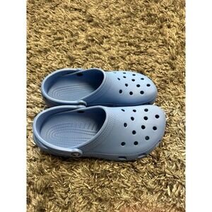 Blue crocs size: M8/W10‎